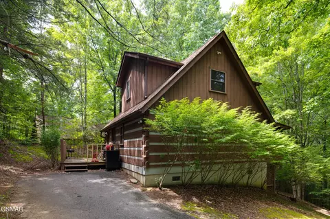 2345 Courtney Ln, Sevierville, TN 37876