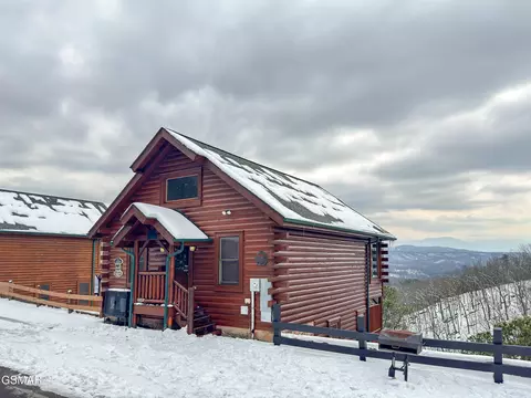 2517 Look Afar View Dr, Sevierville, TN 37876