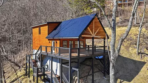 2125 Rising Fawn Way, Sevierville, TN 37876