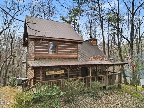 1141 Ski View Ln, Sevierville, TN 37876