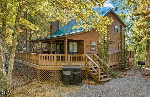 3334 Bear Mountain Ln, Sevierville, TN 37876