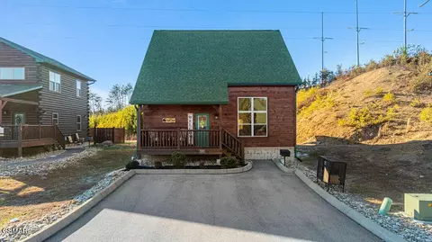 Exterior - 1663 Falls Way, Pigeon Forge, TN 37863 photo 1 of 6