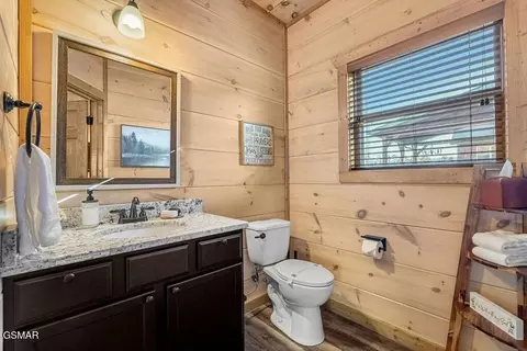Bath - 1663 Falls Way, Pigeon Forge, TN 37863 photo 4 of 4