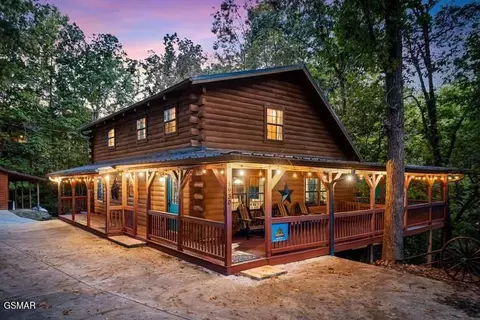 1930 Backhome Ln, Sevierville, TN 37876