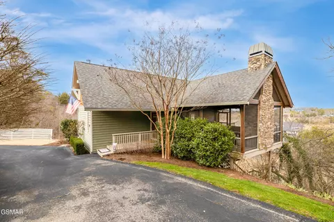 1965 Mccroskey Ln, Sevierville, TN 37876