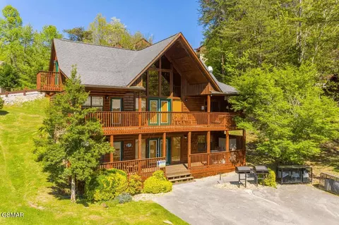 1504 Bears Den Way, Sevierville, TN 37862