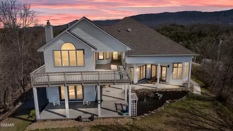 3467 Caywood Rd, Dandridge, TN 37725