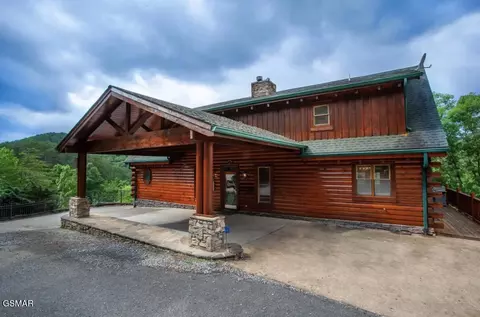 1531 Trappers Ridge Ln, Sevierville, TN 37862
