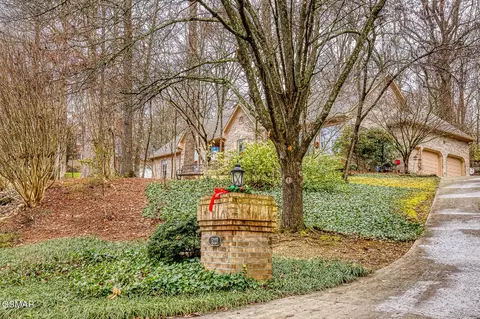 5227 Beverly Oaks Dr, Knoxville, TN 37918