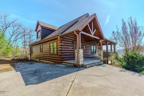 2453 Hackberry Dr, Sevierville, TN 37862