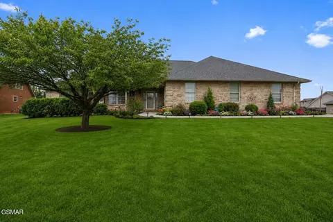 1816 Placid Dr, Sevierville, TN 37862