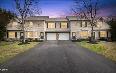 2655 High Valley Dr, Pigeon Forge, TN 37863