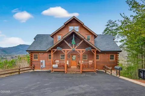 2018 Delta Dawn Dr, Sevierville, TN 37862