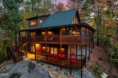 1617 Silver Poplar Ln, Sevierville, TN 37876