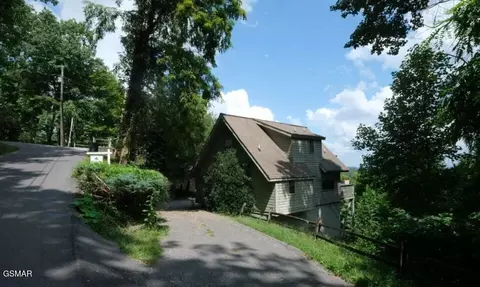 936 Stans Rd, Gatlinburg, TN 37738