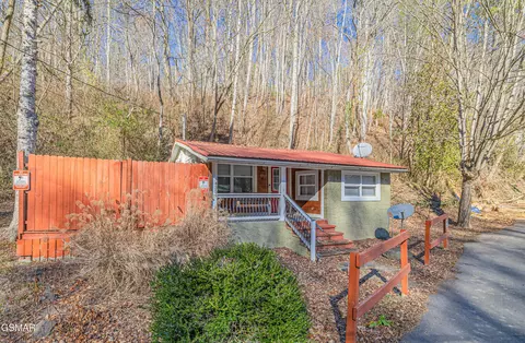 4351 Manis Hollow Rd, Gatlinburg, TN 37738