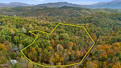 1178 Ogle Hills Rd, Gatlinburg, TN 37738