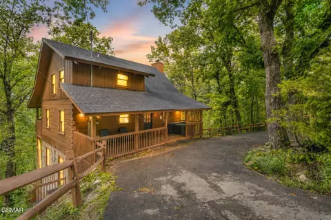 3342 Twin City Way, Pigeon Forge, TN 37863
