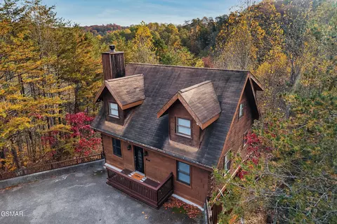 3860 Katelyns Ln, Sevierville, TN 37876