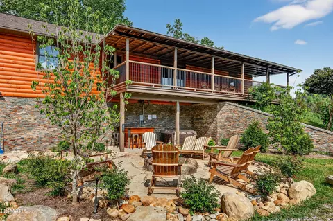 1445 Clabo Hollow Rd, Sevierville, TN 37876
