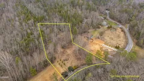 891 Glades Rd, Gatlinburg, TN 37738