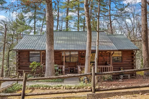3226 Priscilla Heights Ln, Sevierville, TN 37862