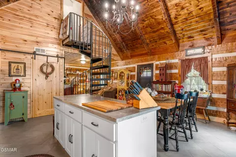 1303 Witt Hollow Rd, Sevierville, TN 37862