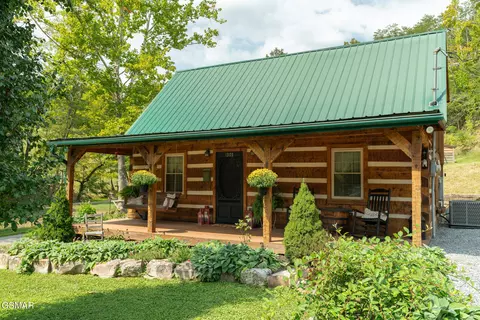 1303 Witt Hollow Rd, Sevierville, TN 37862