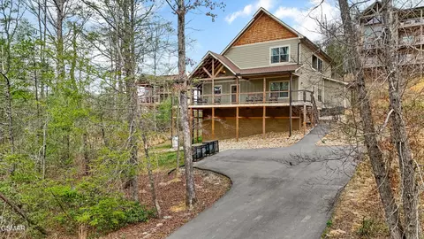 3831 Revetta Cir, Sevierville, TN 37862