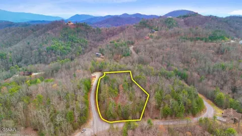 514 Percussion Ct, Walland, TN 37886