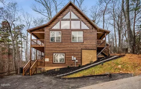2184 Beach Front Dr, Sevierville, TN 37876