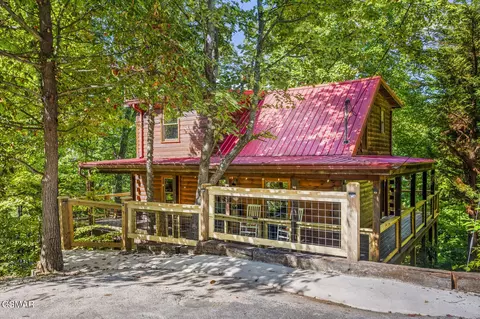 2157 Red Bud Rd, Sevierville, TN 37876