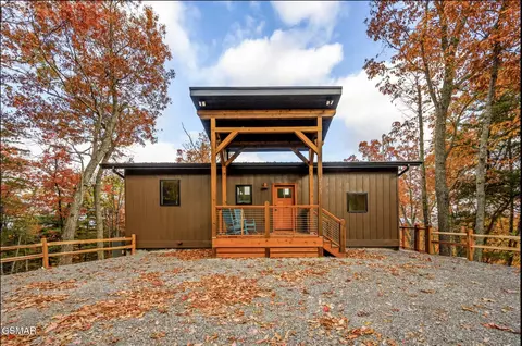 2120 Walnut Ct, Sevierville, TN 37876