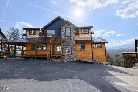 2004 Thistle Thorn Trl, Sevierville, TN 37876