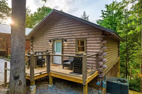 1637 Misty Hollow Way, Gatlinburg, TN 37738