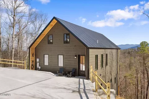 1863 Bluff Ridge Rd, Sevierville, TN 37876