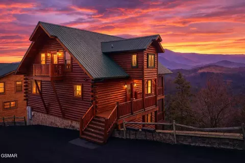 3032 Hickory Lodge Dr, Sevierville, TN 37862