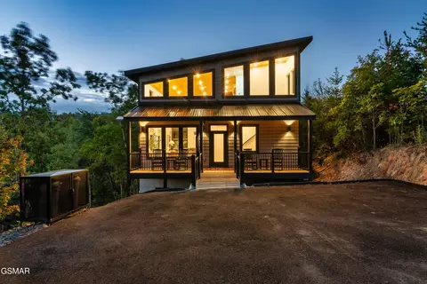 1665 Paulas Huskey Cir, Sevierville, TN 37876