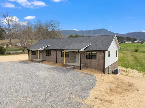 4317 Newport Hwy, Dandridge, TN 37725