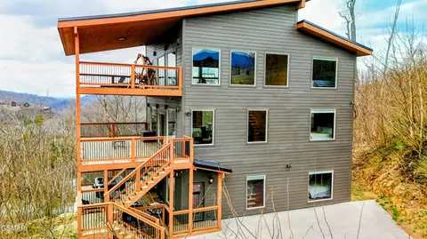 315 N Mountain Trl, Gatlinburg, TN 37738