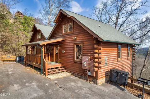 3012 Legacy Vista Dr, Sevierville, TN 37876