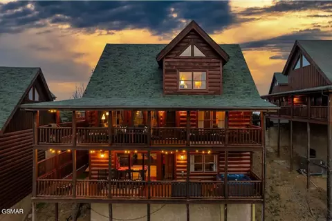 2010 Cougar Crossing Way, Sevierville, TN 37876