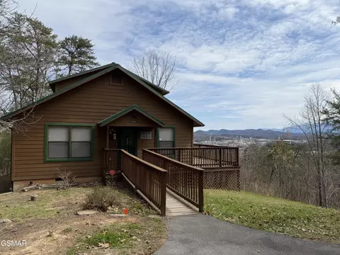 801 Lloyd Huskey Rd, Pigeon Forge, TN 37863