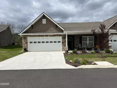 736 Snowflower Cir, Pigeon Forge, TN 37863