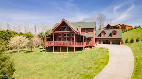 3385 Clear Valley Dr, Sevierville, TN 37862