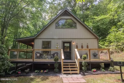 4314 Blue Bird Ln, Gatlinburg, TN 37738