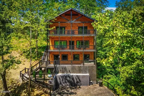 157 Smoky Mountain Way, Sevierville, TN 37876