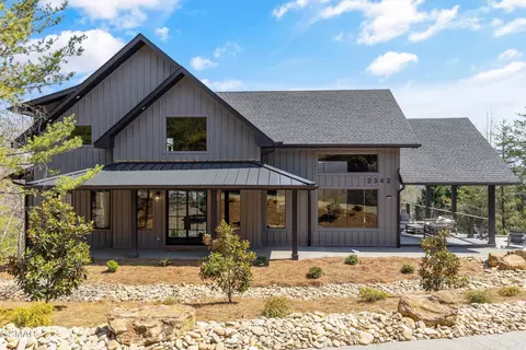 2342 Smoky Vista Way, Sevierville, TN 37862