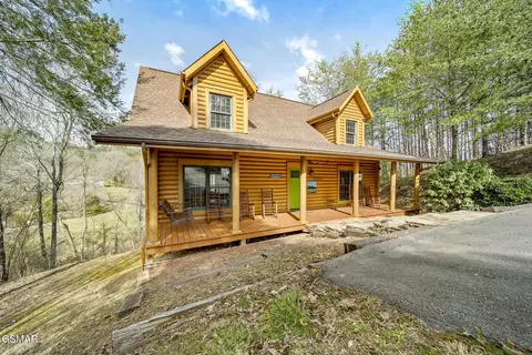 2023 Piney Overlook Ln, Pigeon Forge, TN 37862