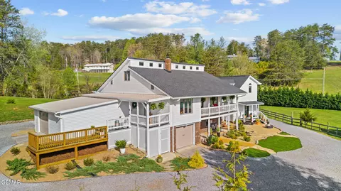1945 Valley Woods Dr, Sevierville, TN 37862